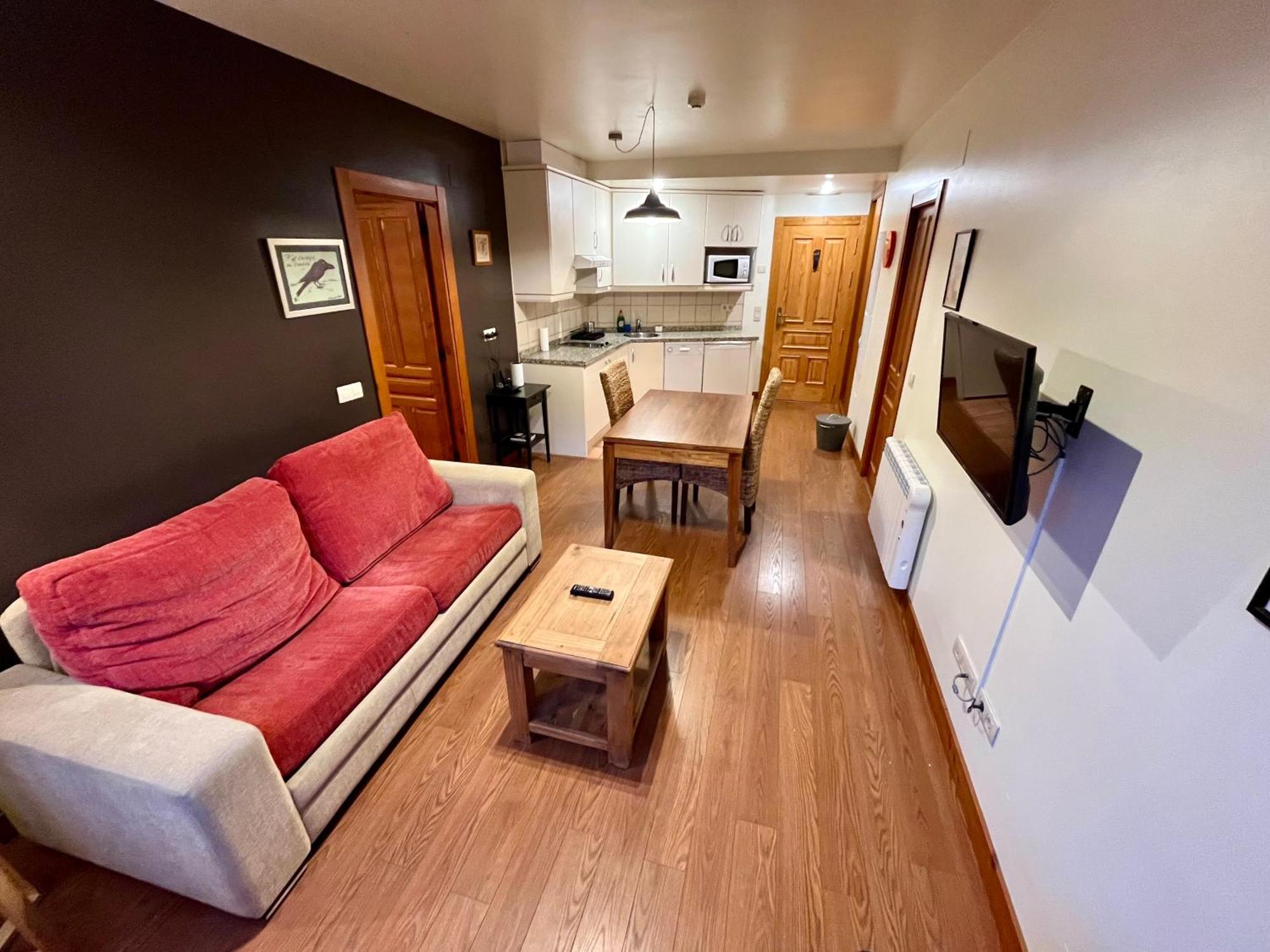 Aparthotel Lotila Flats Cuirgu Felechosa Exteriér fotografie