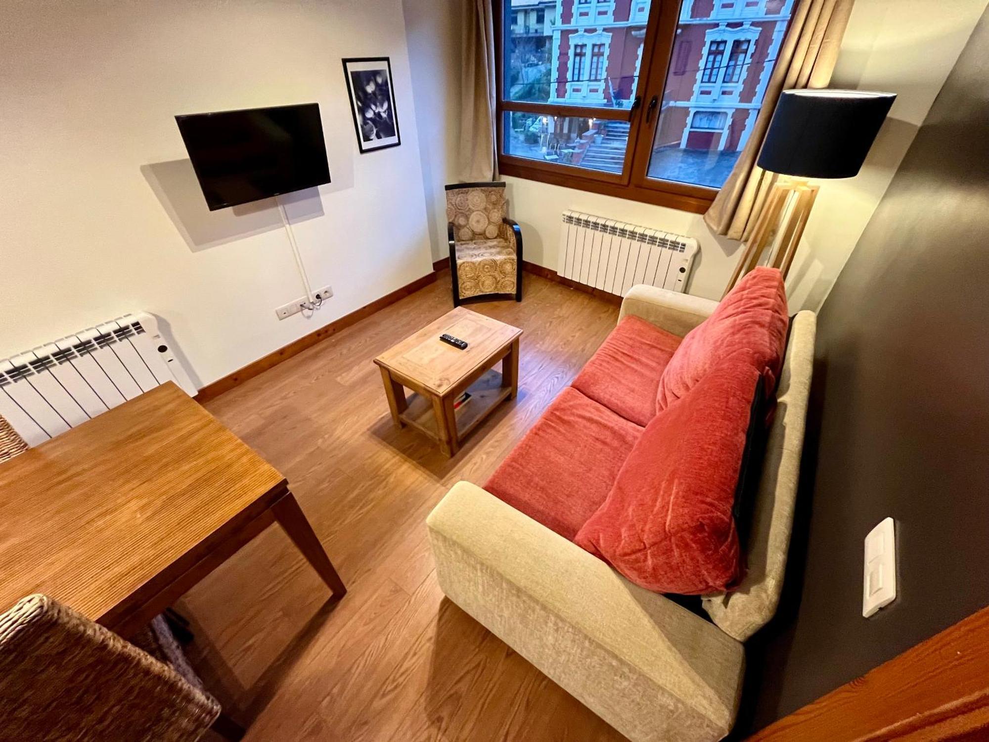 Aparthotel Lotila Flats Cuirgu Felechosa Exteriér fotografie